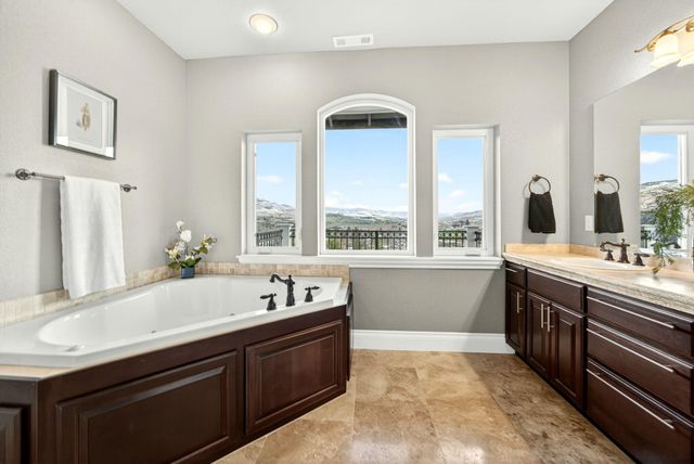 817 Amerman Drive, Phoenix, OR 97535