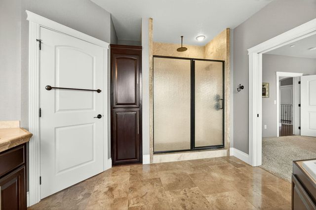 817 Amerman Drive, Phoenix, OR 97535