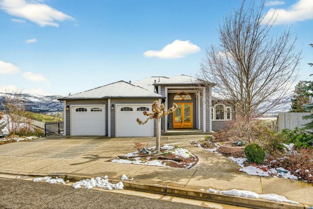 817 Amerman Drive, Phoenix, OR 97535