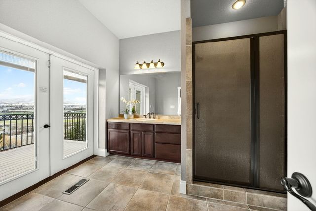 817 Amerman Drive, Phoenix, OR 97535