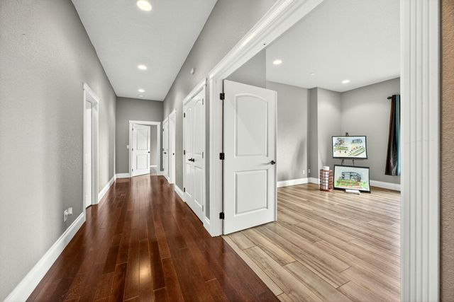 817 Amerman Drive, Phoenix, OR 97535