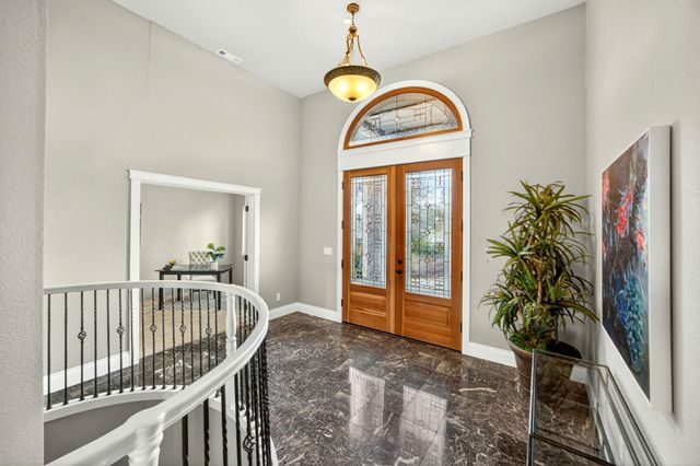 817 Amerman Drive, Phoenix, OR 97535