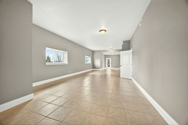 817 Amerman Drive, Phoenix, OR 97535