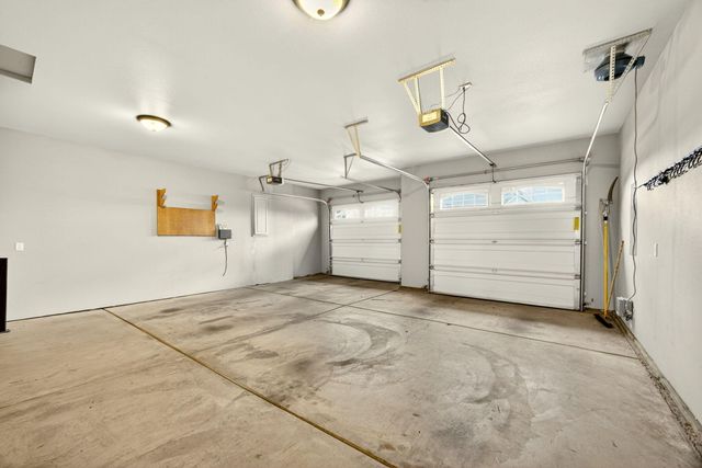 817 Amerman Drive, Phoenix, OR 97535