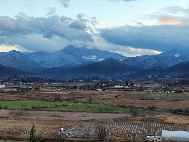 817 Amerman Drive, Phoenix, OR 97535