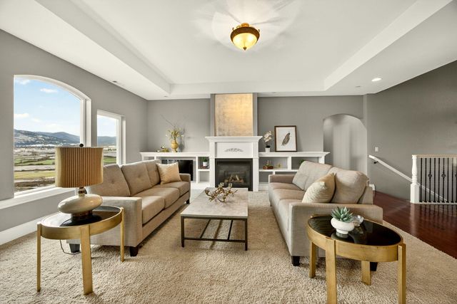 817 Amerman Drive, Phoenix, OR 97535