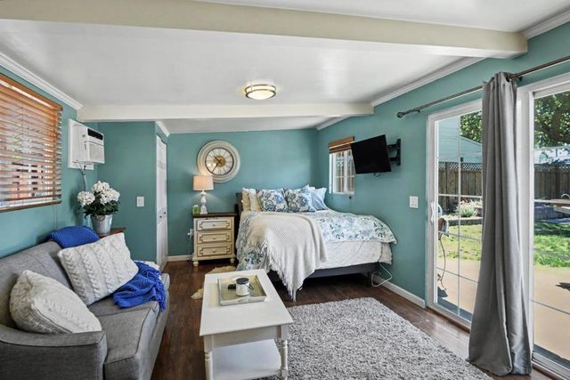 1205 FAIRVIEW Avenue, Redwood City, CA 94061