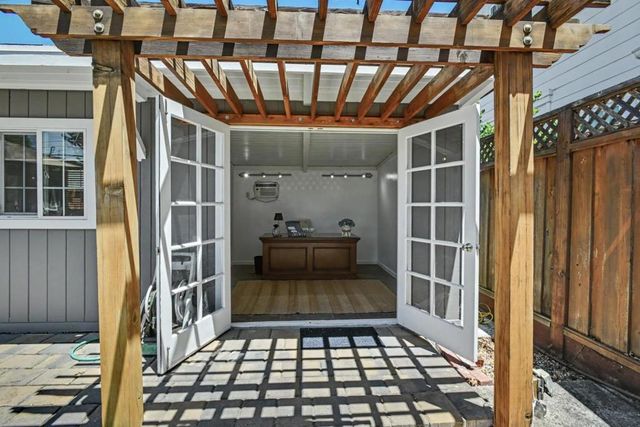 1205 FAIRVIEW Avenue, Redwood City, CA 94061