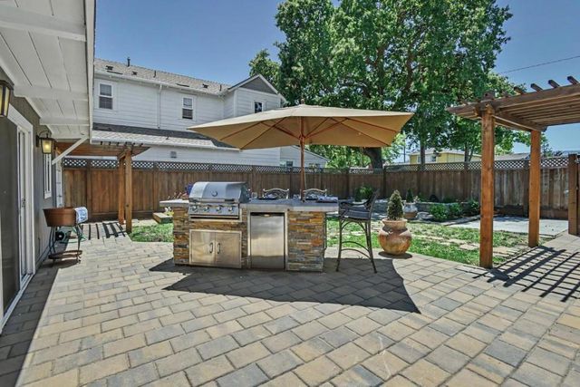 1205 FAIRVIEW Avenue, Redwood City, CA 94061