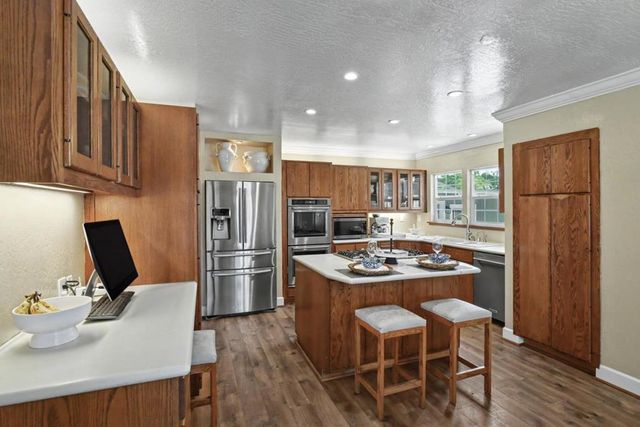 1205 FAIRVIEW Avenue, Redwood City, CA 94061