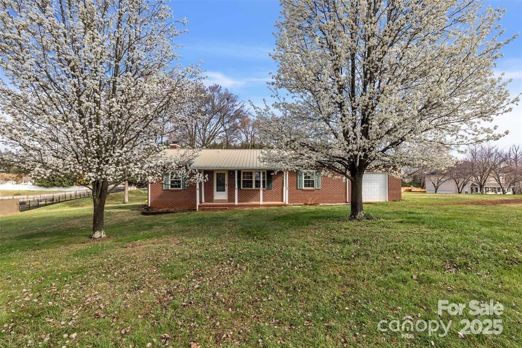 7484 Turkey Trot Drive, Stanley, NC 28164