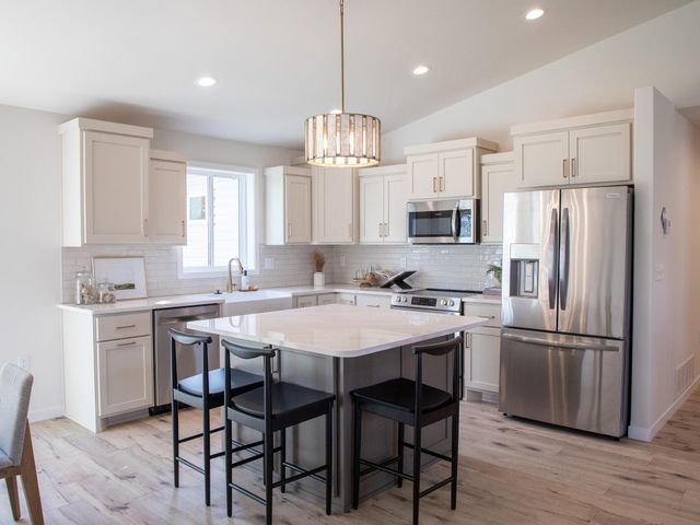 10234 Concord Drive S, Horace, ND 58047