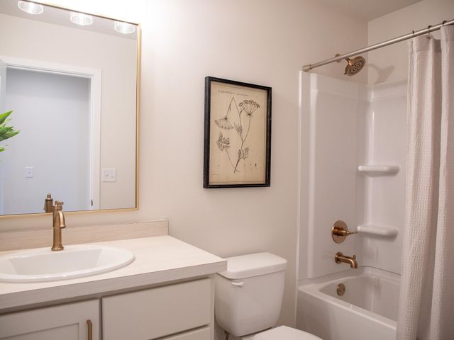 10234 Concord Drive S, Horace, ND 58047