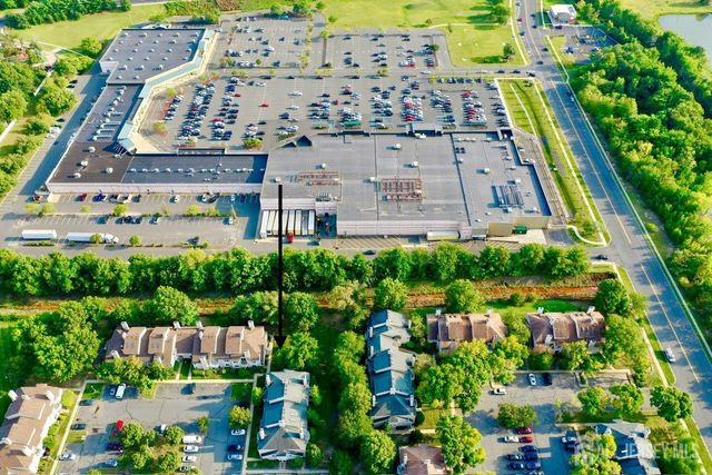 29 Chatham Square, Sayreville, NJ 08859