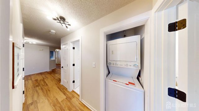 29 Chatham Square, Sayreville, NJ 08859