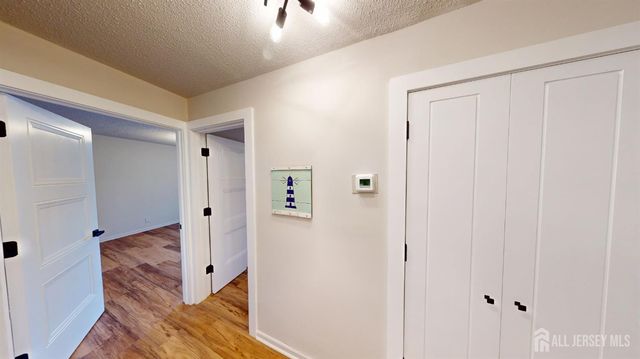 29 Chatham Square, Sayreville, NJ 08859