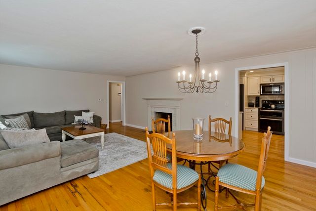 6 Joan St, Wilbraham, MA 01095