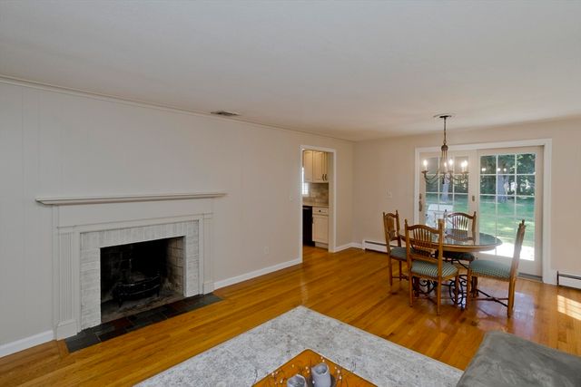 6 Joan St, Wilbraham, MA 01095