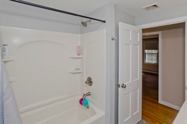 6 Joan St, Wilbraham, MA 01095