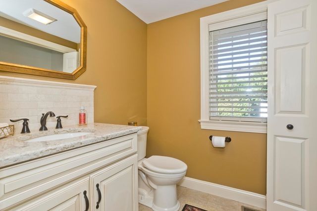 6 Joan St, Wilbraham, MA 01095