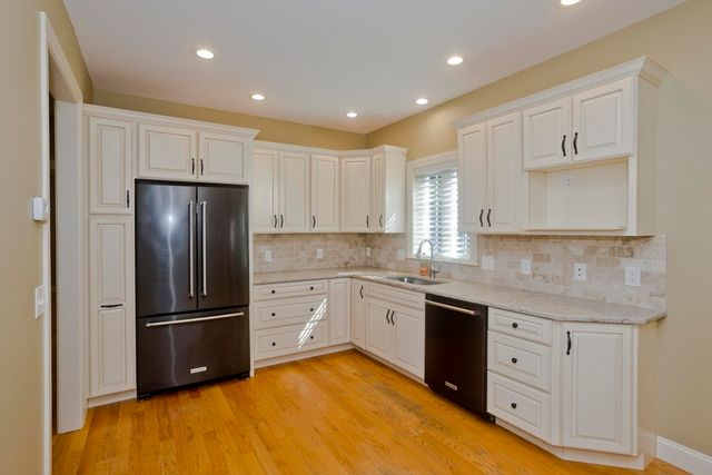 6 Joan St, Wilbraham, MA 01095