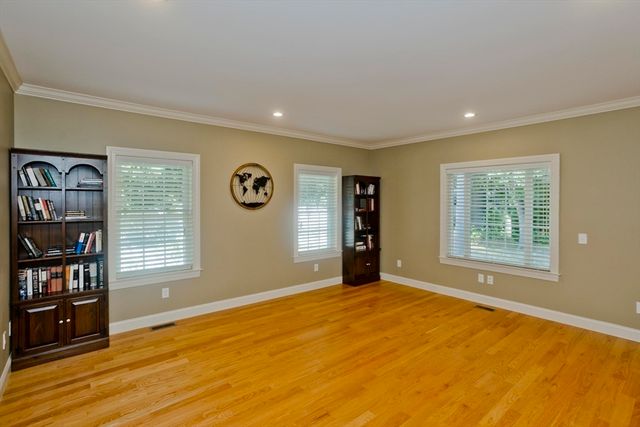 6 Joan St, Wilbraham, MA 01095
