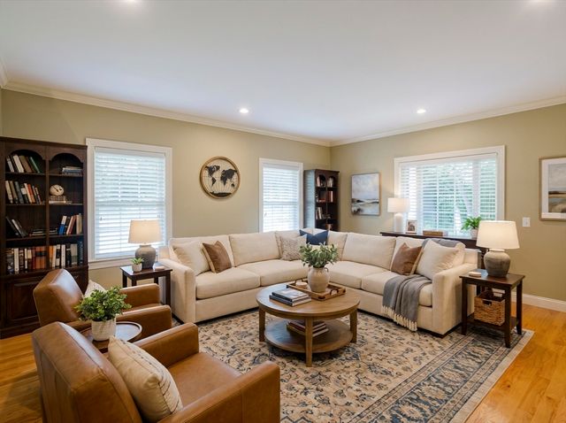 6 Joan St, Wilbraham, MA 01095