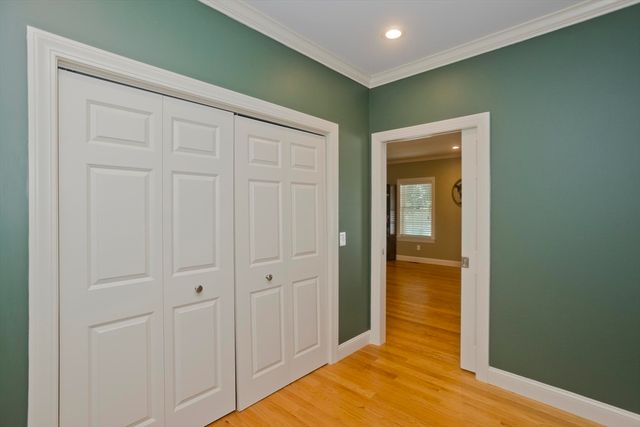 6 Joan St, Wilbraham, MA 01095