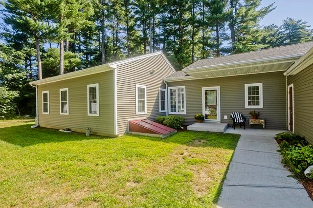 6 Joan St, Wilbraham, MA 01095