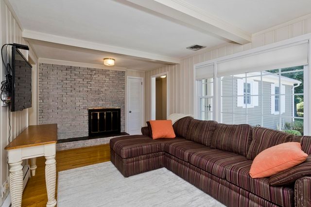 6 Joan St, Wilbraham, MA 01095