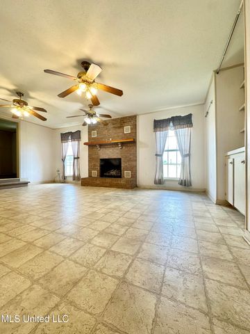 129 J B Womack Road, Mendenhall, MS 39114
