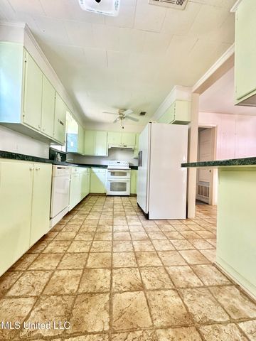 129 J B Womack Road, Mendenhall, MS 39114