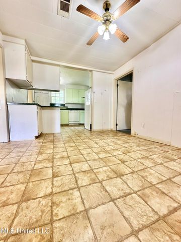 129 J B Womack Road, Mendenhall, MS 39114