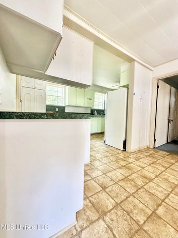 129 J B Womack Road, Mendenhall, MS 39114