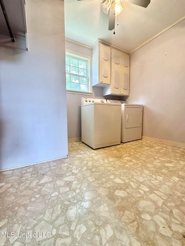129 J B Womack Road, Mendenhall, MS 39114