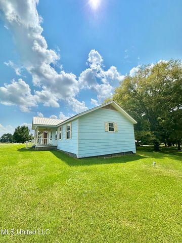 129 J B Womack Road, Mendenhall, MS 39114