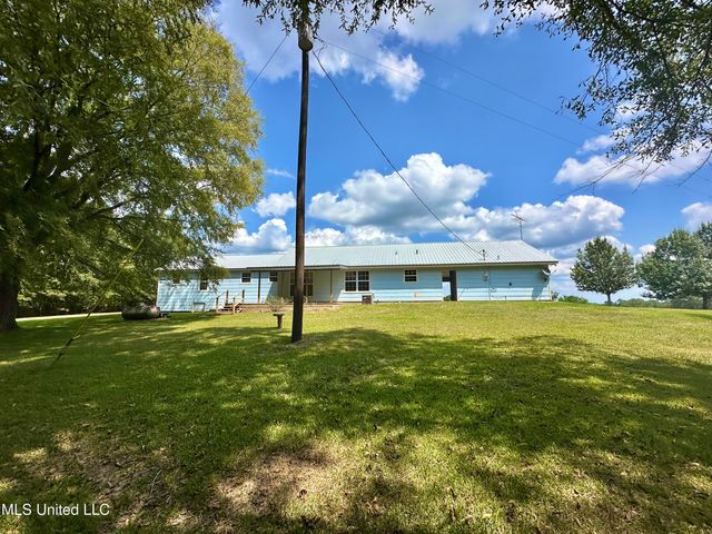 129 J B Womack Road, Mendenhall, MS 39114