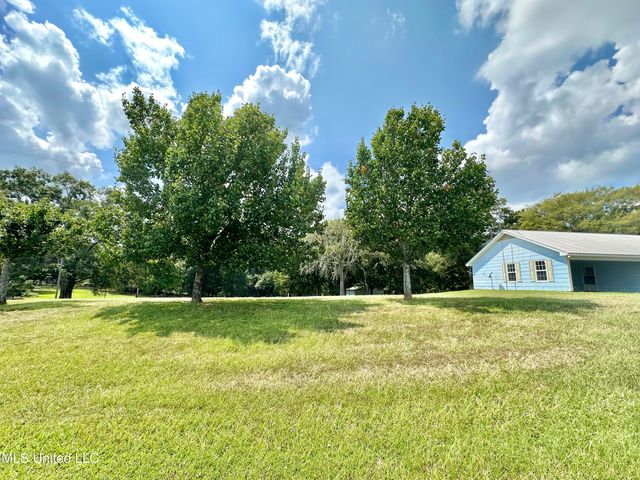129 J B Womack Road, Mendenhall, MS 39114