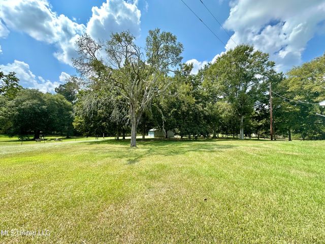 129 J B Womack Road, Mendenhall, MS 39114