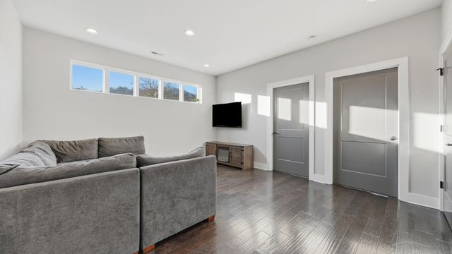 40 Peak Street, Chattanooga, TN 37405