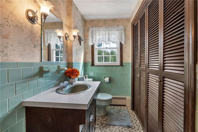 43 Countryside Drive, Cumberland, RI 02864