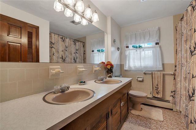 43 Countryside Drive, Cumberland, RI 02864