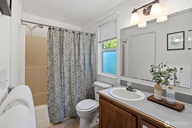 5848 Olive Avenue NE, Bremerton, WA 98311
