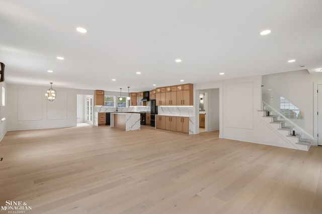 773 Hawthorne Road, Grosse Pointe Woods, MI 48236