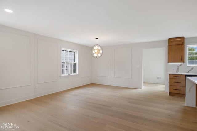 773 Hawthorne Road, Grosse Pointe Woods, MI 48236