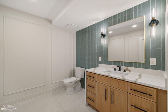 773 Hawthorne Road, Grosse Pointe Woods, MI 48236