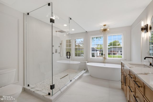 773 Hawthorne Road, Grosse Pointe Woods, MI 48236