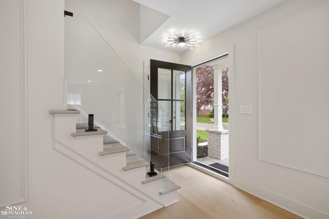 773 Hawthorne Road, Grosse Pointe Woods, MI 48236