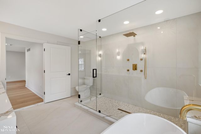 773 Hawthorne Road, Grosse Pointe Woods, MI 48236