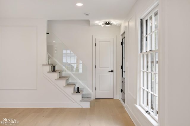 773 Hawthorne Road, Grosse Pointe Woods, MI 48236
